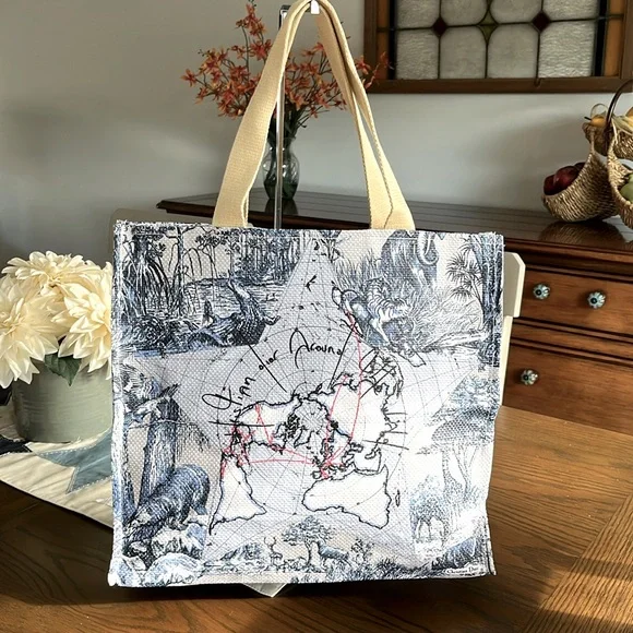 DIOR BEAUTE AROUND THE WORLD TOTE - Picture 2 of 9